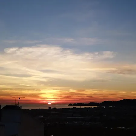 Modern Penthouse With Amazing Sea Views In The Heart Of Old Town Apartment *
